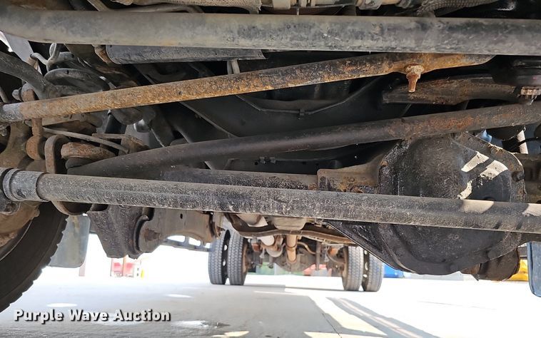 image for item DO4400 2008 Ford F550 Super Duty XL  Crew Cab flatbed truck