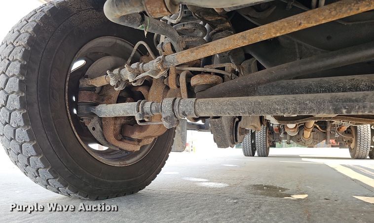 image for item DO4400 2008 Ford F550 Super Duty XL  Crew Cab flatbed truck