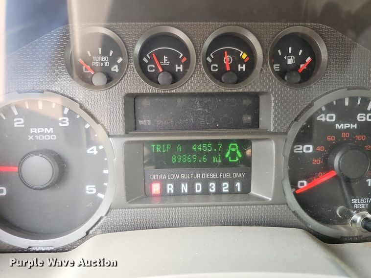 image for item DO4400 2008 Ford F550 Super Duty XL  Crew Cab flatbed truck