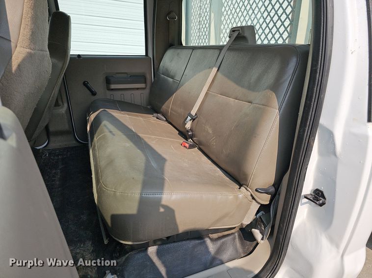 image for item DO4400 2008 Ford F550 Super Duty XL  Crew Cab flatbed truck