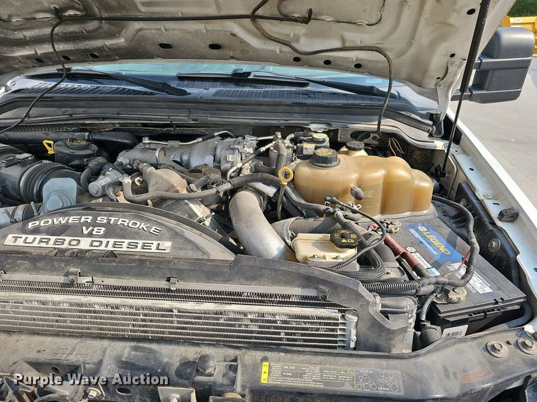 image for item DO4400 2008 Ford F550 Super Duty XL  Crew Cab flatbed truck