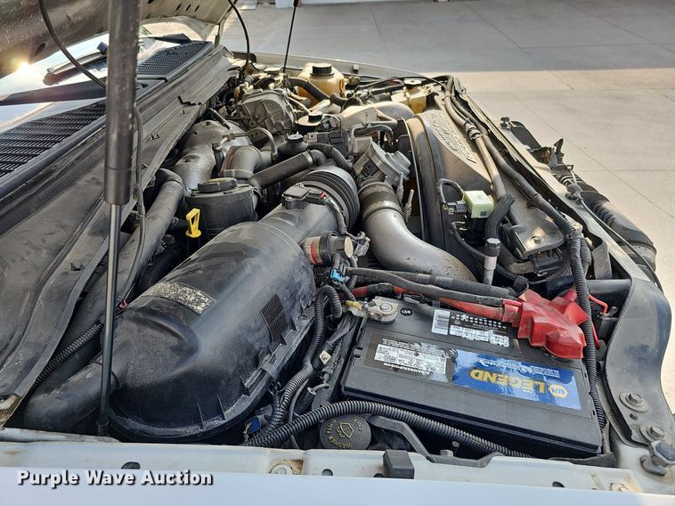 image for item DO4400 2008 Ford F550 Super Duty XL  Crew Cab flatbed truck