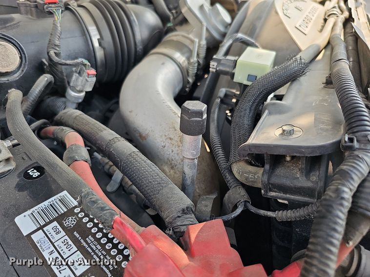 image for item DO4400 2008 Ford F550 Super Duty XL  Crew Cab flatbed truck