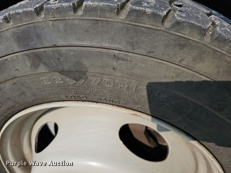 image for item DO4400 2008 Ford F550 Super Duty XL  Crew Cab flatbed truck