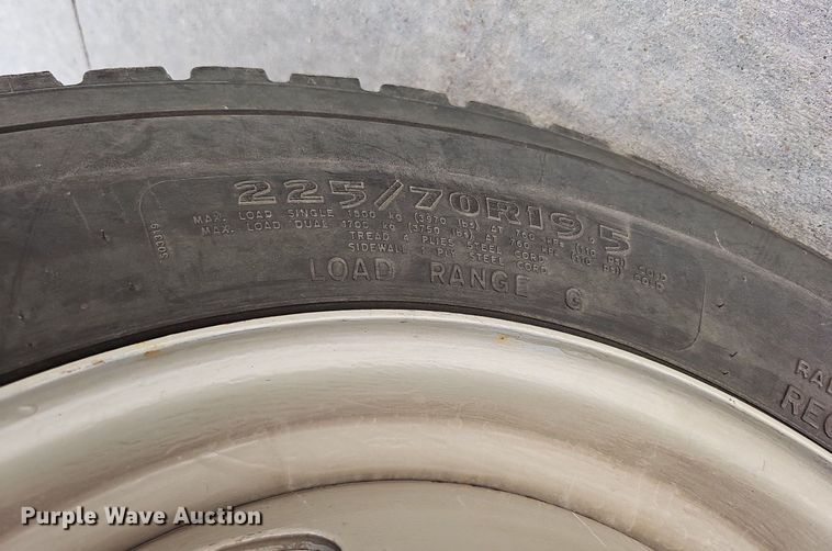 image for item DO4400 2008 Ford F550 Super Duty XL  Crew Cab flatbed truck