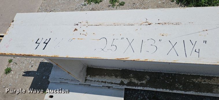 image for item DO4406 (12) I-beams