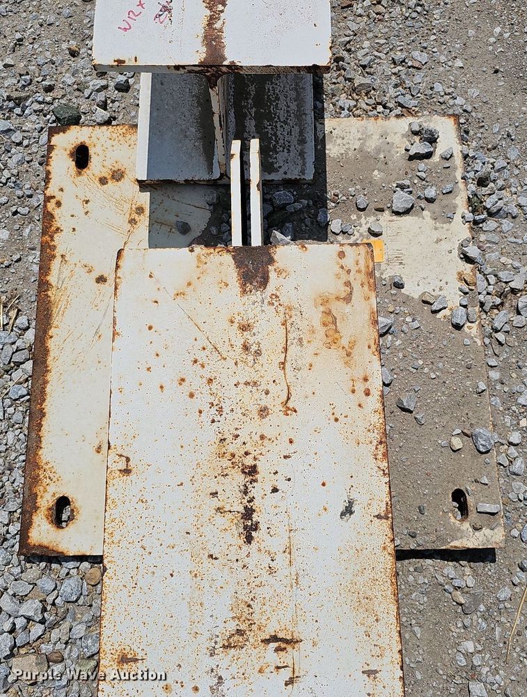 image for item DO4406 (12) I-beams