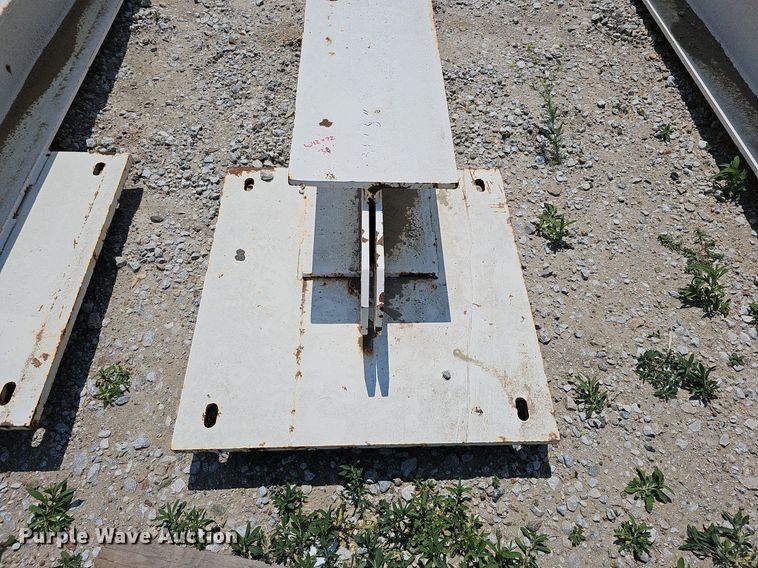 image for item DO4406 (12) I-beams