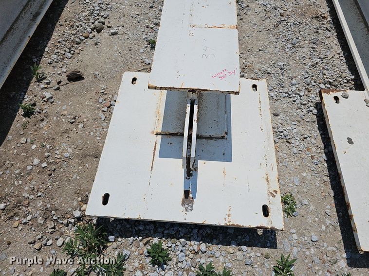 image for item DO4406 (12) I-beams