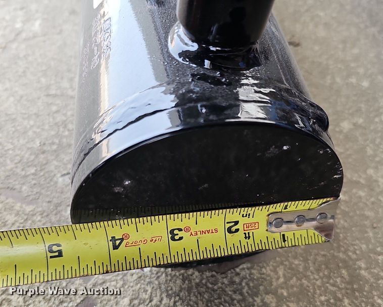 image for item DO4410 (17) hydraulic cylinders