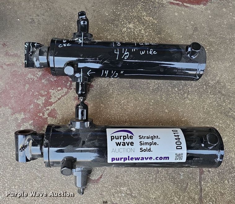 image for item DO4410 (17) hydraulic cylinders