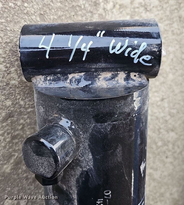 image for item DO4411 (11) hydraulic cylinders