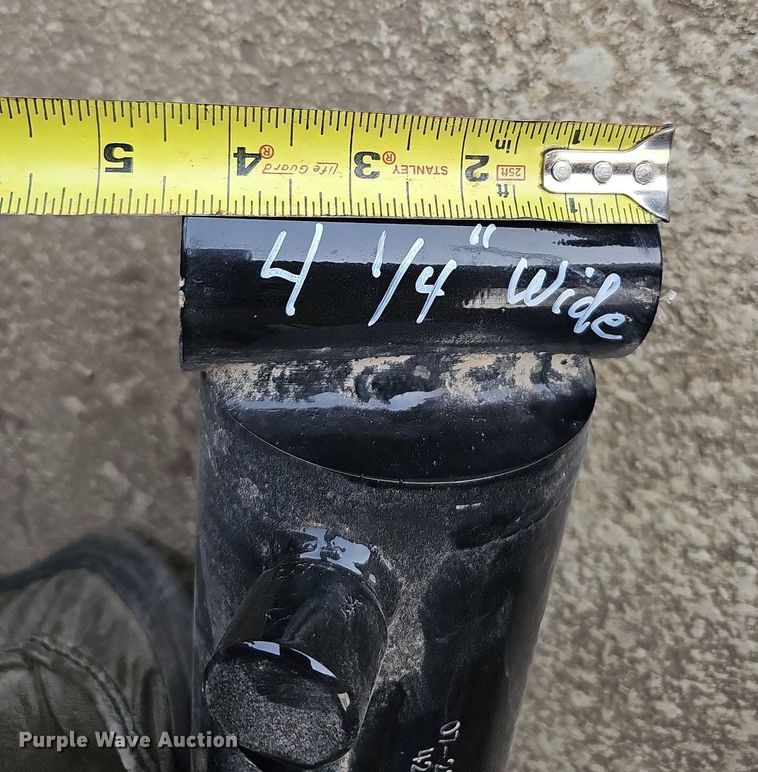 image for item DO4411 (11) hydraulic cylinders