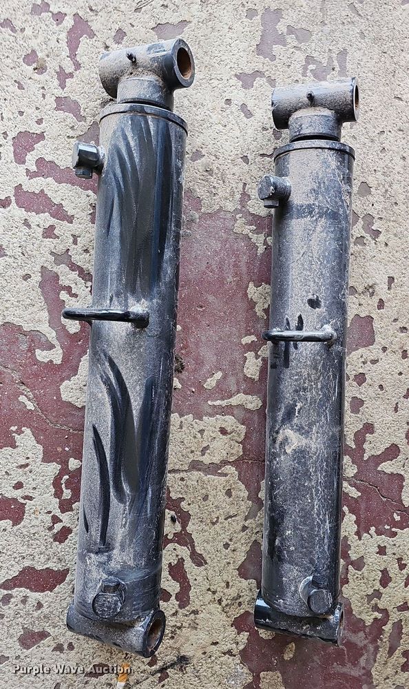 image for item DO4411 (11) hydraulic cylinders