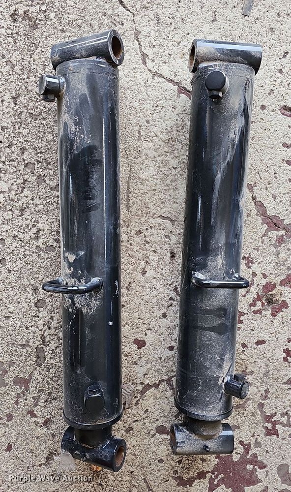 image for item DO4411 (11) hydraulic cylinders