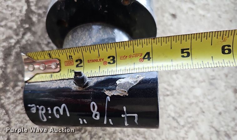 image for item DO4411 (11) hydraulic cylinders