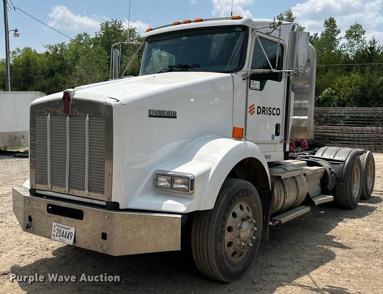 image for item DO5018 2014 Kenworth T800  semi truck