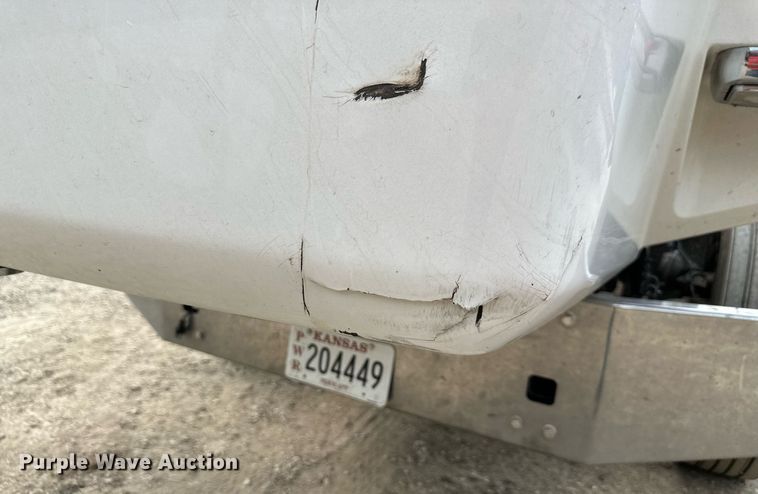 image for item DO5018 2014 Kenworth T800  semi truck