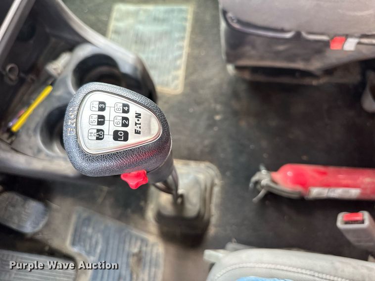 image for item DO5018 2014 Kenworth T800  semi truck