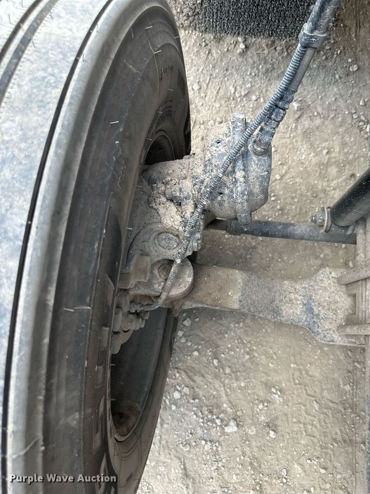 image for item DO5018 2014 Kenworth T800  semi truck