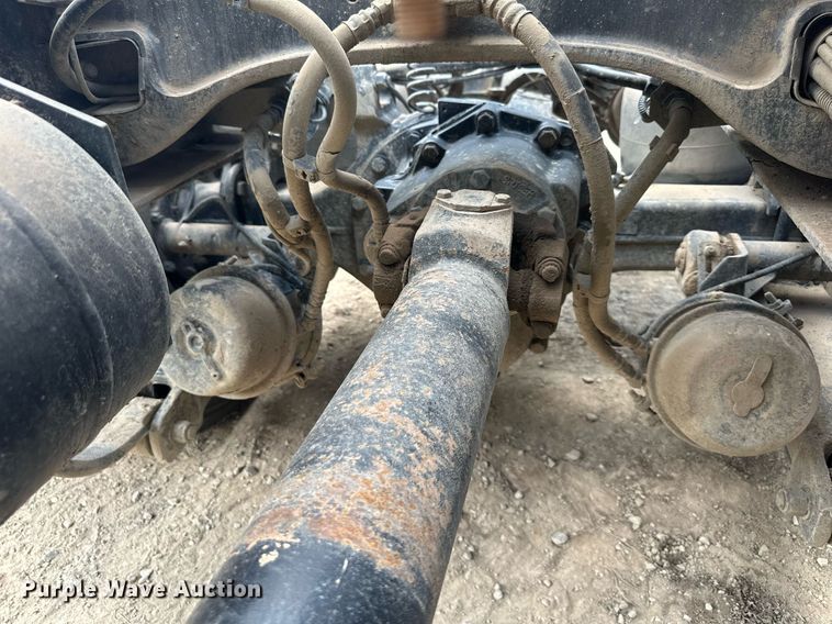 image for item DO5018 2014 Kenworth T800  semi truck