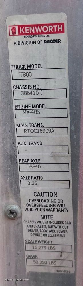 image for item DO5018 2014 Kenworth T800  semi truck