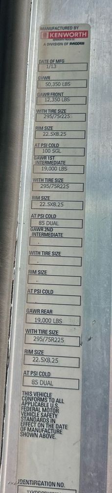 image for item DO5018 2014 Kenworth T800  semi truck