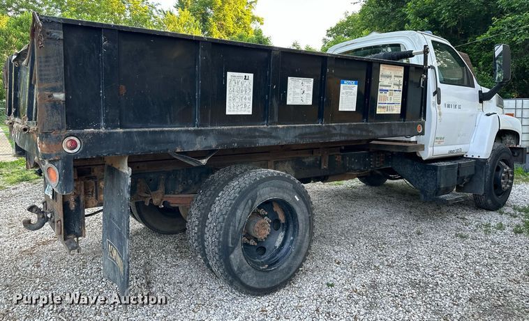 image for item DO5023 2006 GMC C6500  dump truck