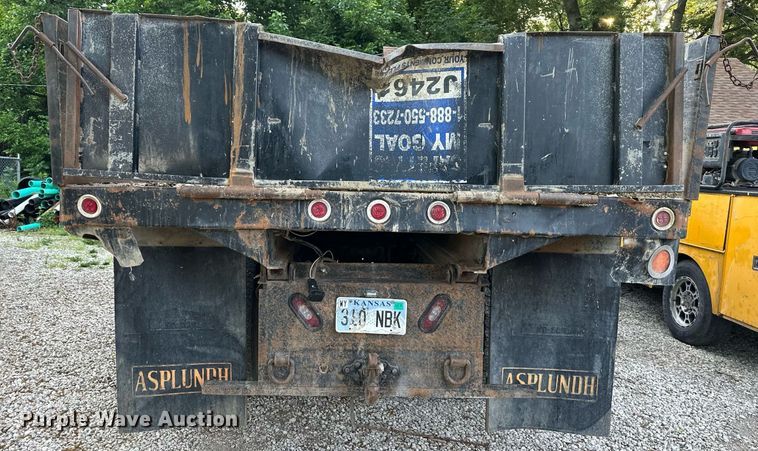 image for item DO5023 2006 GMC C6500  dump truck