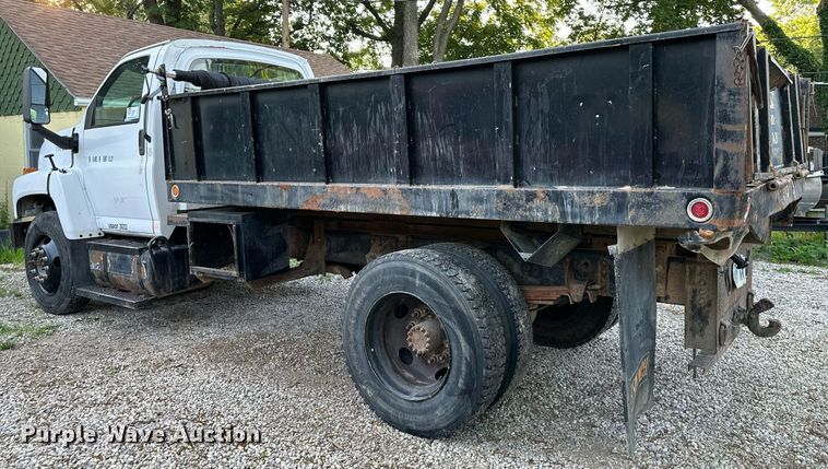 image for item DO5023 2006 GMC C6500  dump truck