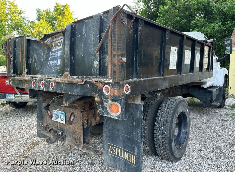 image for item DO5023 2006 GMC C6500  dump truck
