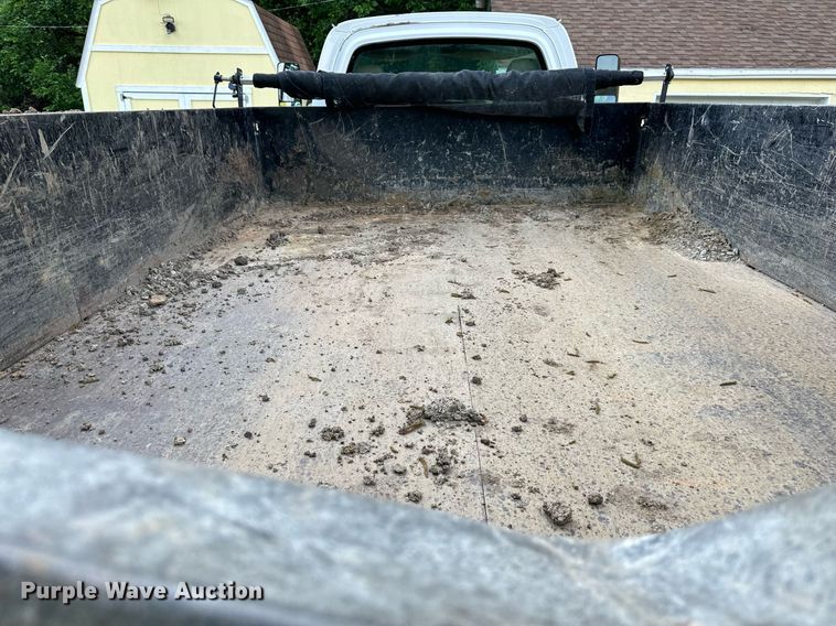 image for item DO5023 2006 GMC C6500  dump truck