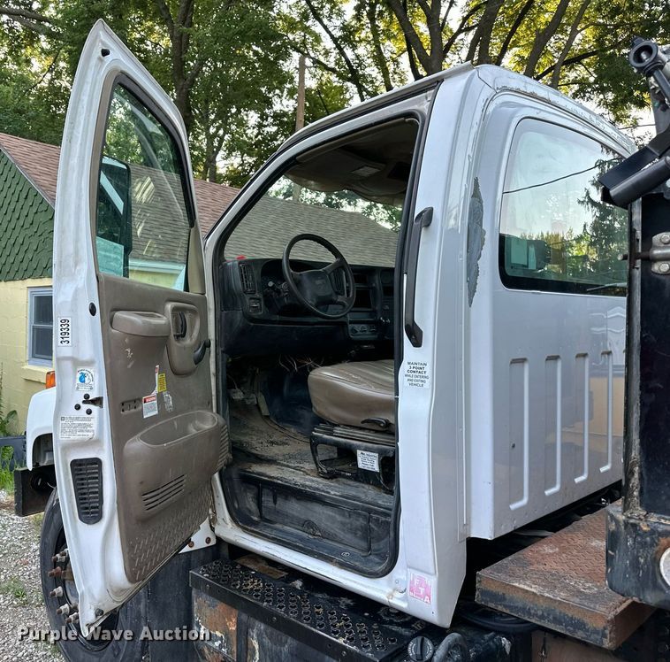 image for item DO5023 2006 GMC C6500  dump truck