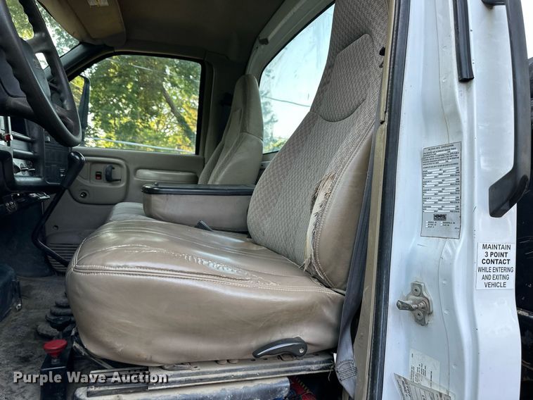 image for item DO5023 2006 GMC C6500  dump truck