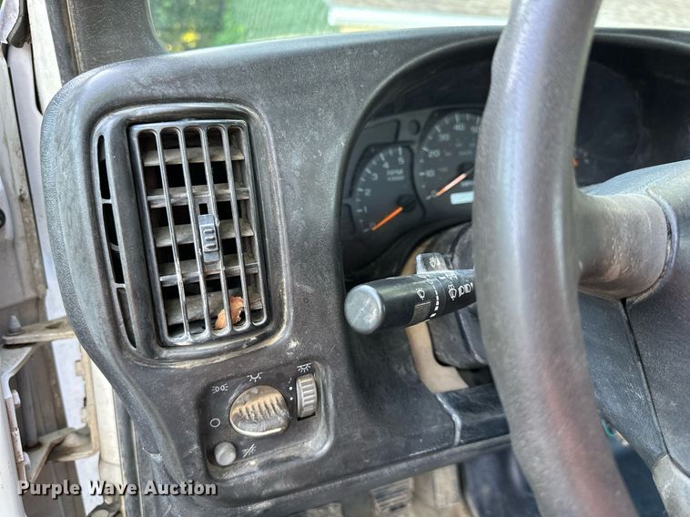 image for item DO5023 2006 GMC C6500  dump truck