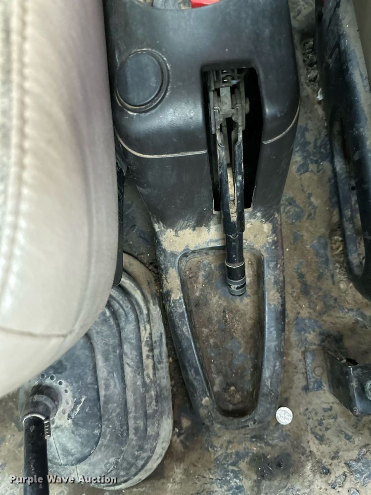 image for item DO5023 2006 GMC C6500  dump truck