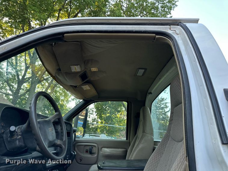 image for item DO5023 2006 GMC C6500  dump truck