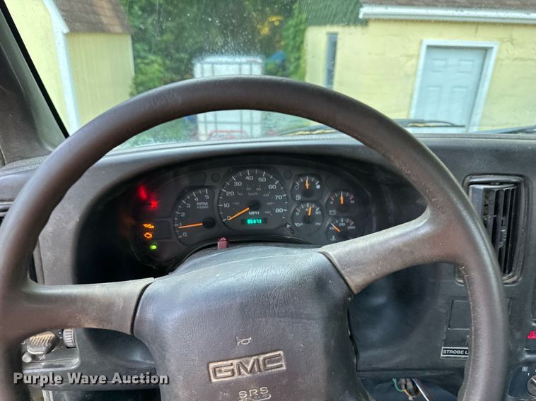 image for item DO5023 2006 GMC C6500  dump truck