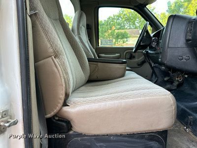 image for item DO5023 2006 GMC C6500  dump truck