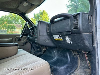 image for item DO5023 2006 GMC C6500  dump truck