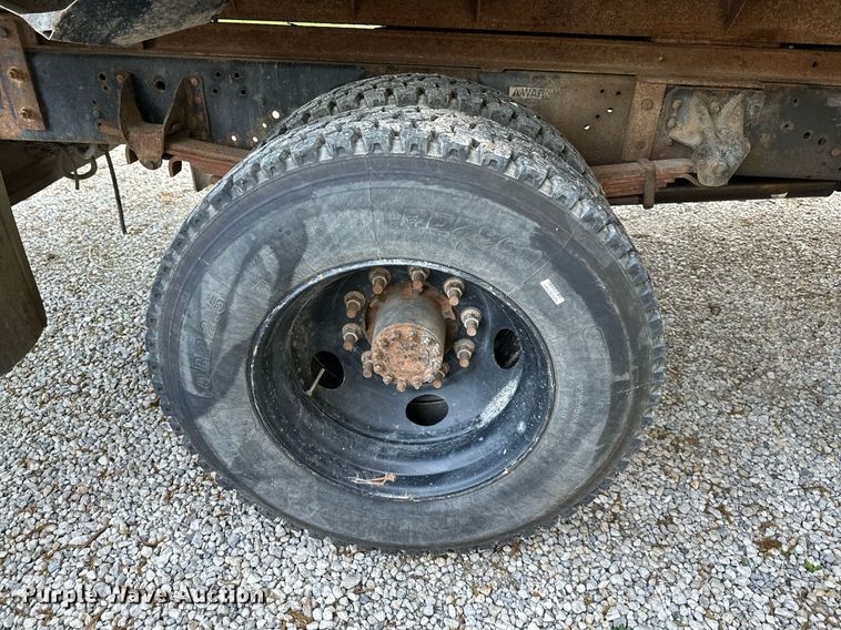 image for item DO5023 2006 GMC C6500  dump truck