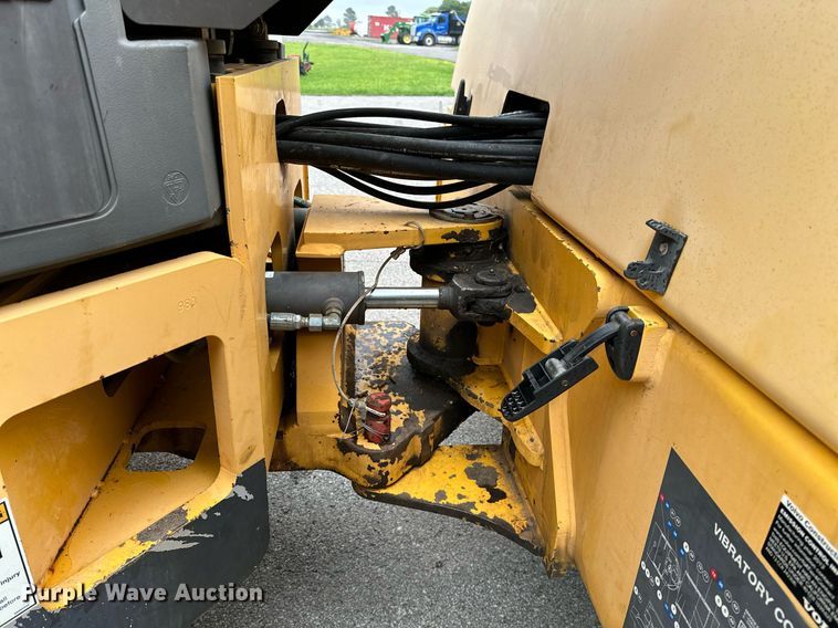 image for item DP3151 2012 Volvo DD118HF  double drum vibratory roller