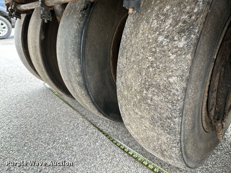 image for item DP3152 2000 Hypac C530AH  pneumatic roller