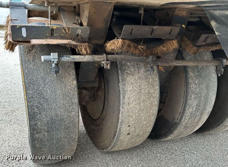 image for item DP3152 2000 Hypac C530AH  pneumatic roller