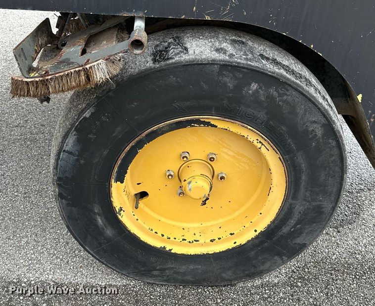 image for item DP3152 2000 Hypac C530AH  pneumatic roller