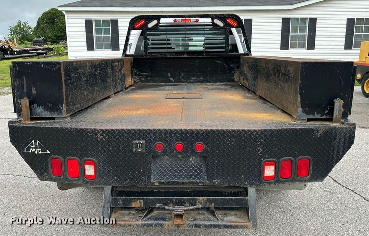 image for item DP3153 2013 GMC Sierra 3500HD  Crew Cab flatbed pickup truck