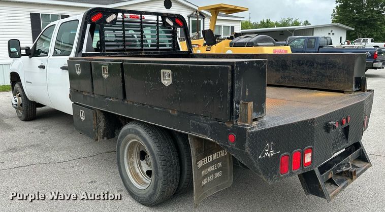 image for item DP3153 2013 GMC Sierra 3500HD  Crew Cab flatbed pickup truck