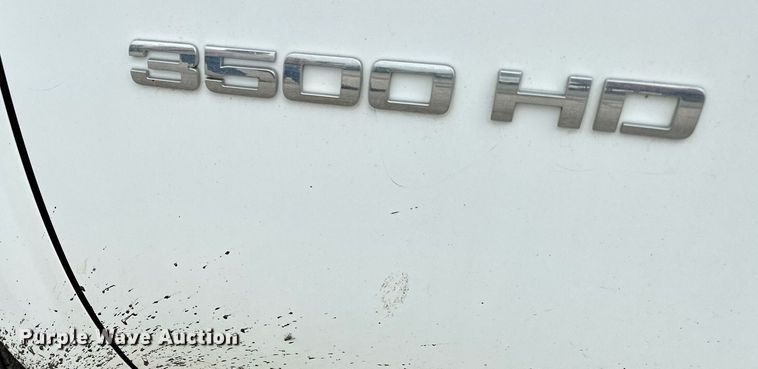 image for item DP3153 2013 GMC Sierra 3500HD  Crew Cab flatbed pickup truck