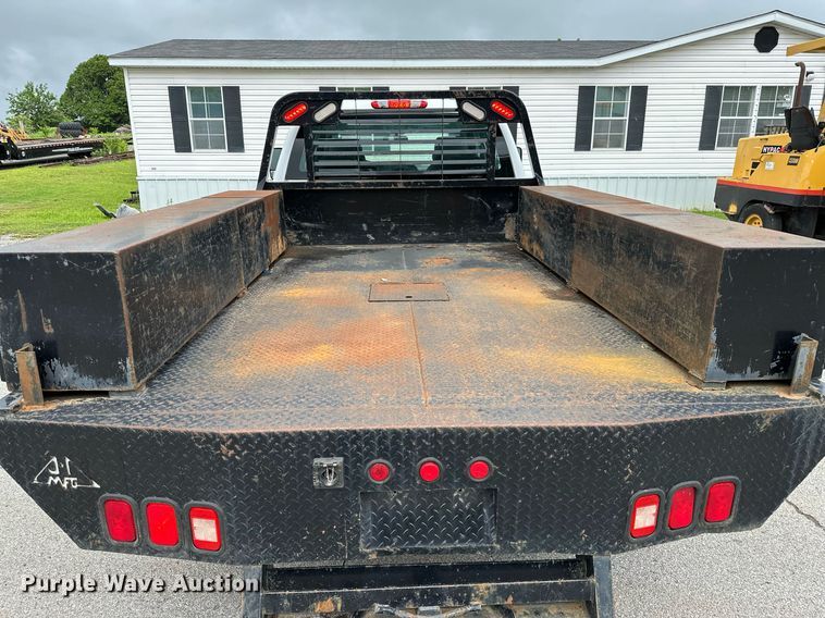 image for item DP3153 2013 GMC Sierra 3500HD  Crew Cab flatbed pickup truck