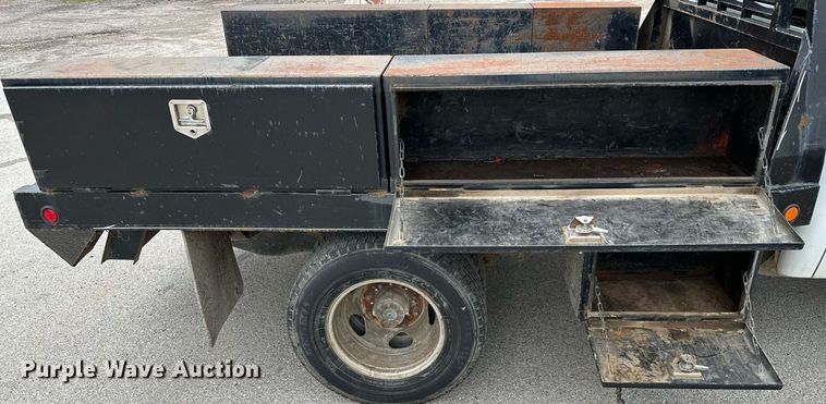 image for item DP3153 2013 GMC Sierra 3500HD  Crew Cab flatbed pickup truck